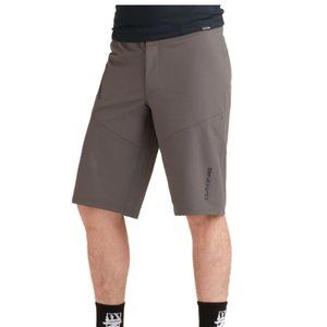 Dakine Syncline Short in Grey Size L NWT